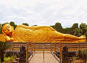 Buddha Sleeping Position - Disciple Question