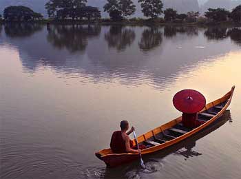 Monk Offer to Sailor! Story to Make You Think